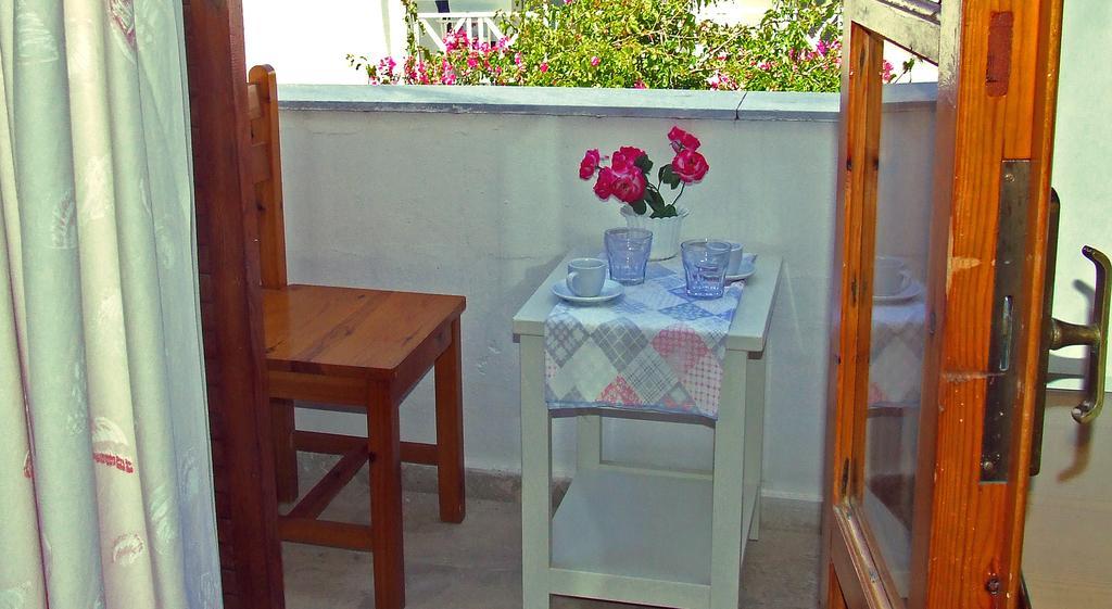 פארוס Hotel Eleftheria מראה חיצוני תמונה